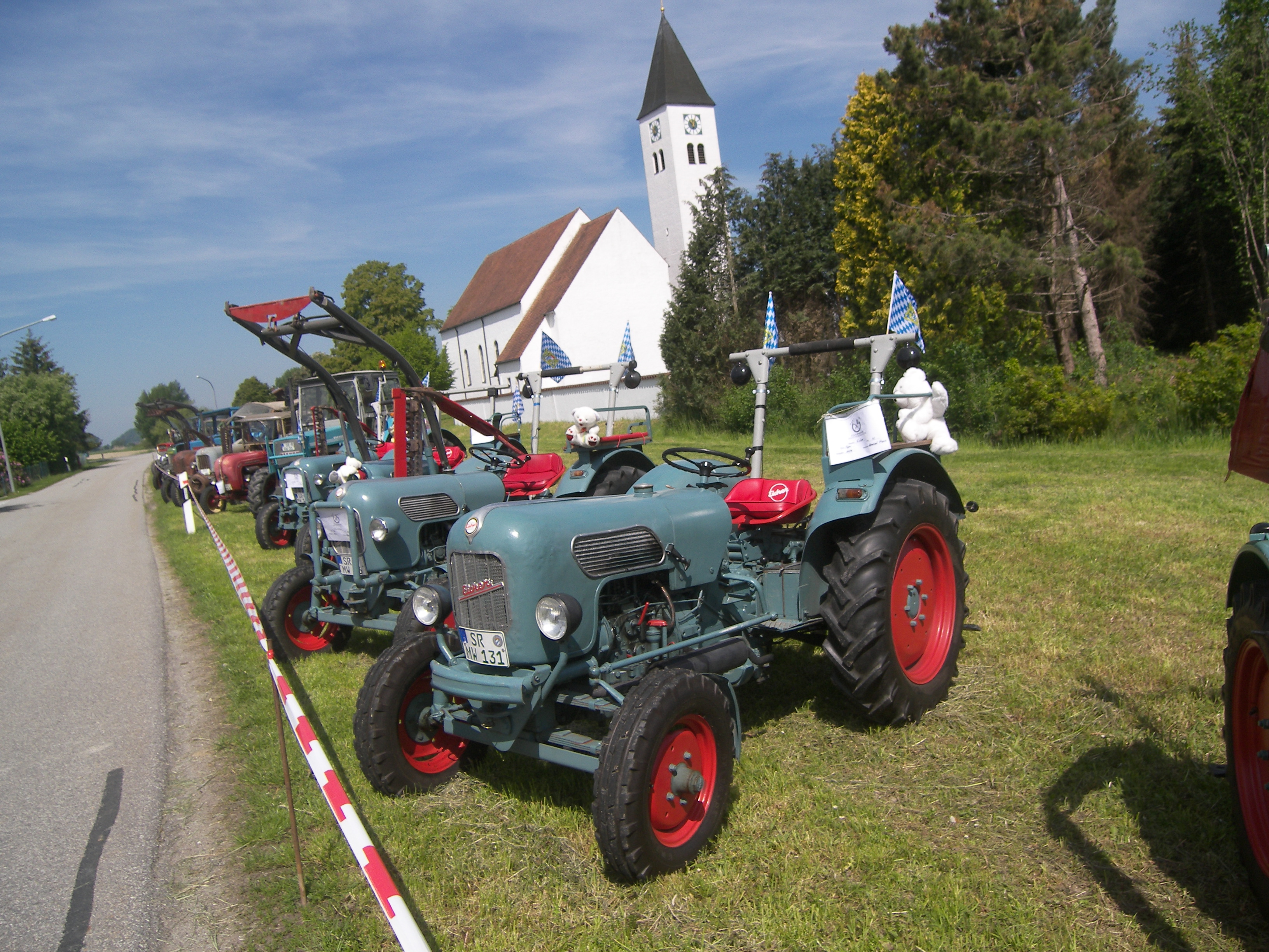 Gartenfest_Traktoren.JPG