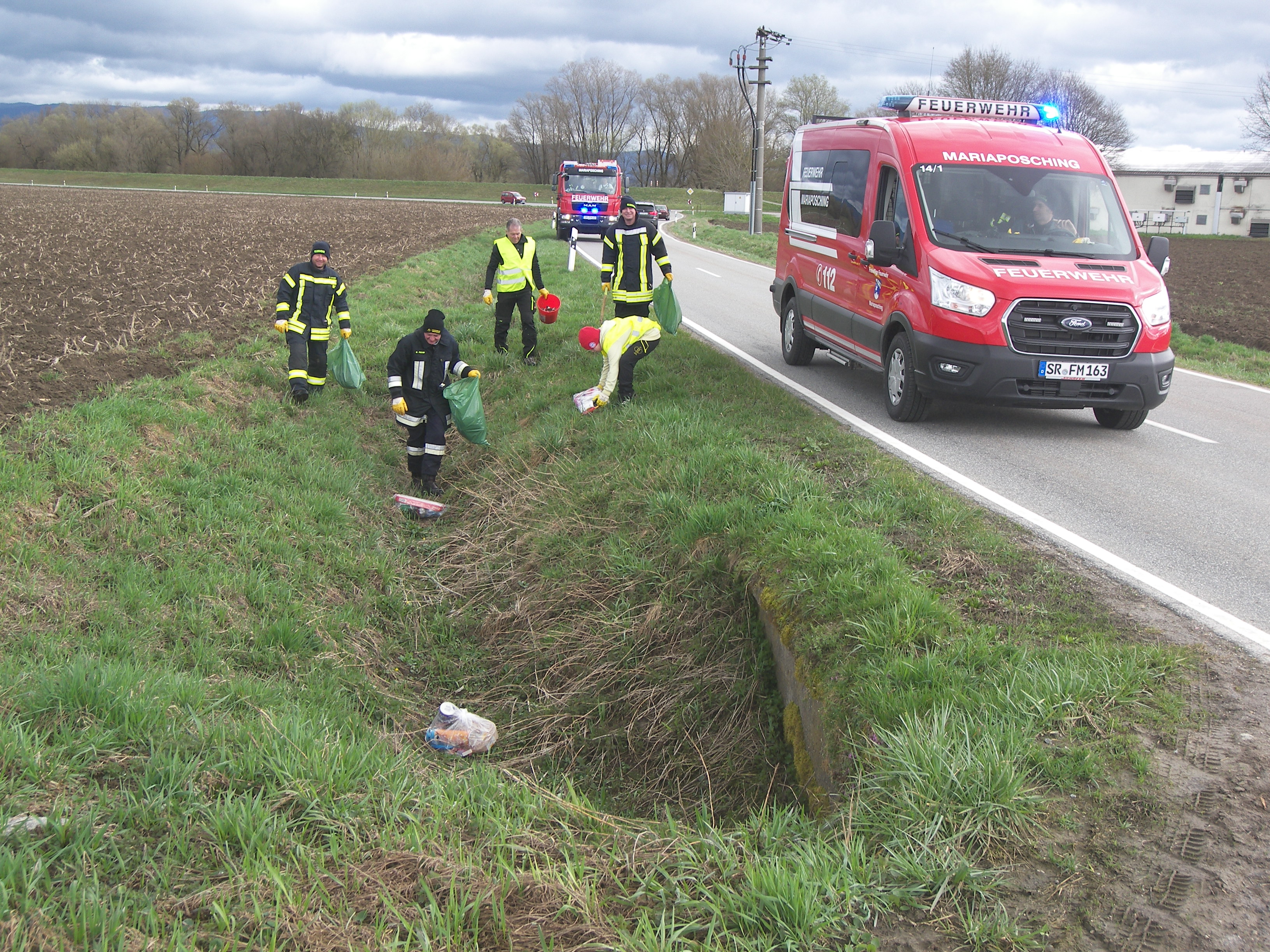 Sauber macht Lustig in Hundldorf, Einsatzfahrzeuge in Aktion.JPG