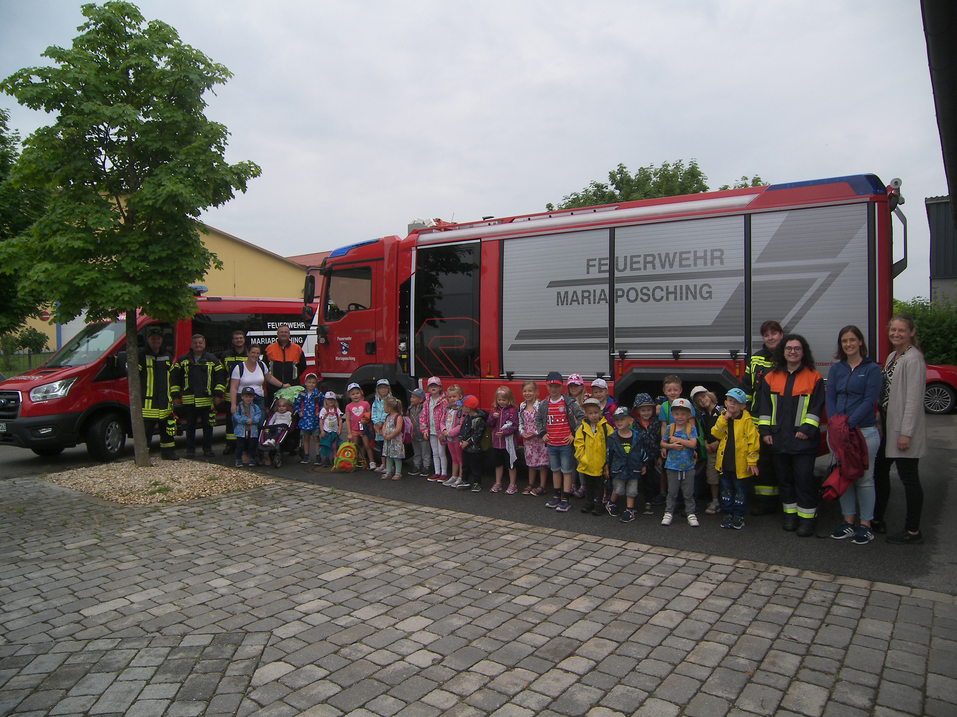 FFW Mariaposching zu Besuch in der KiTa St. Valentin